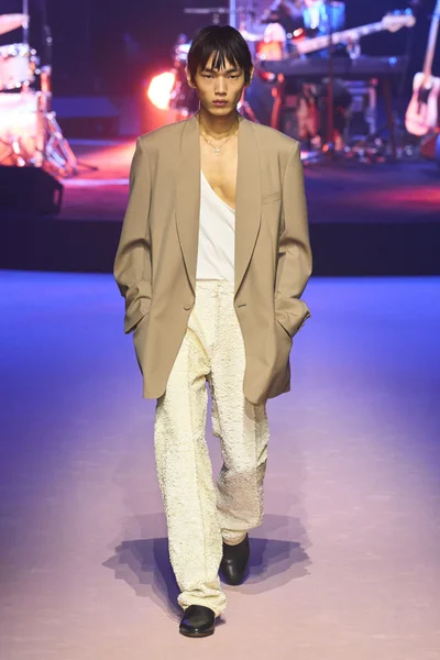 Look 47